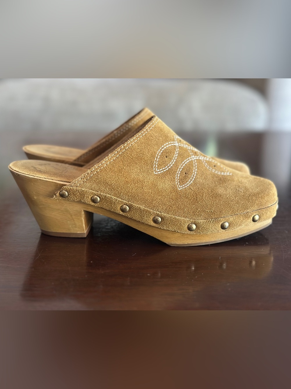 Bird of Flight Shy Clog Suede Studded Tan Women's Clog Mule Size 6 - Picture 3 of 10